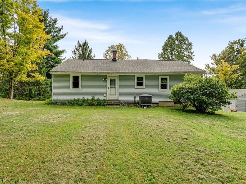 9794 Stukey Lane, Chardon, OH 44024 Photo 4