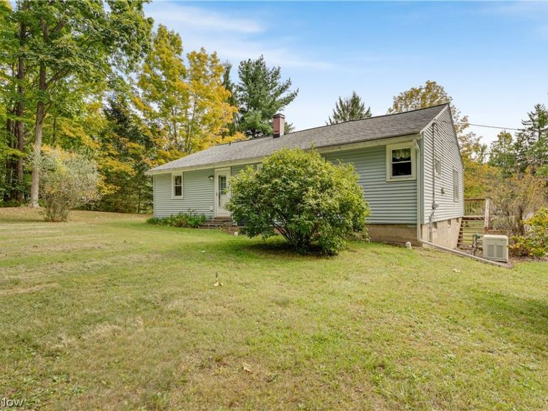 9794 Stukey Lane, Chardon, OH 44024 Photo 5