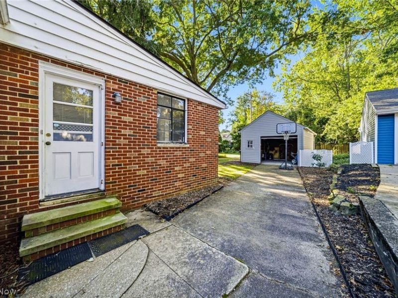24015 Bruce Road, Bay Village, OH 44140 Photo 25