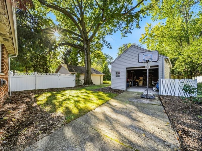 24015 Bruce Road, Bay Village, OH 44140 Photo 26