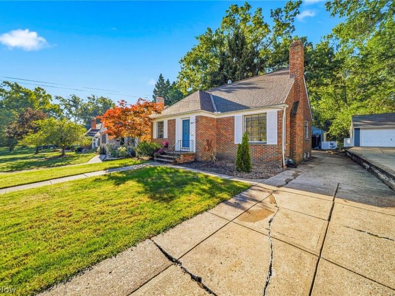 24015 Bruce Road, Bay Village, OH 44140 Photo 3
