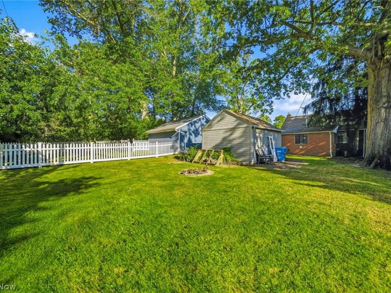 24015 Bruce Road, Bay Village, OH 44140 Photo 32