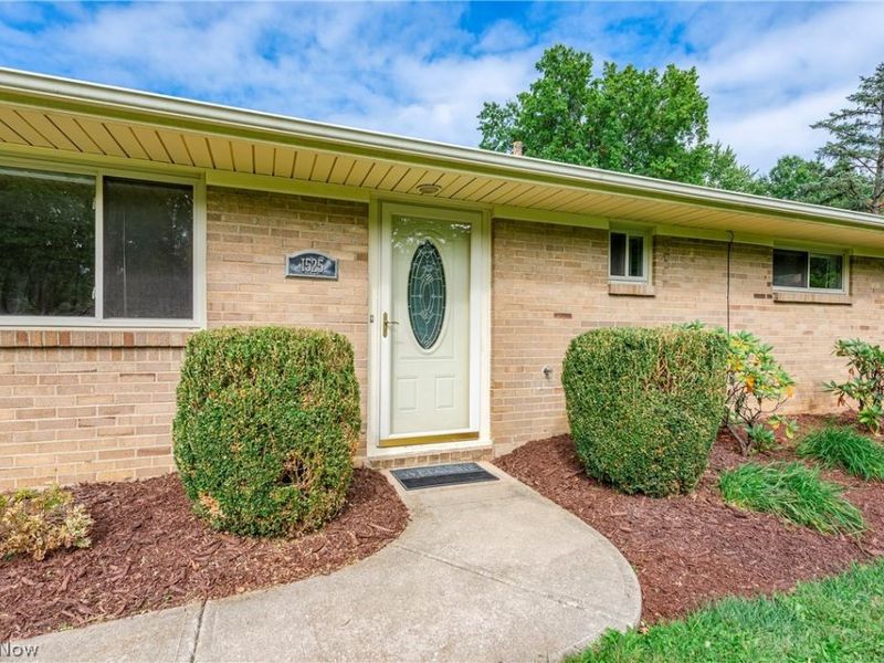 1525 Bonnie Road, Macedonia, OH 44056 Photo 2