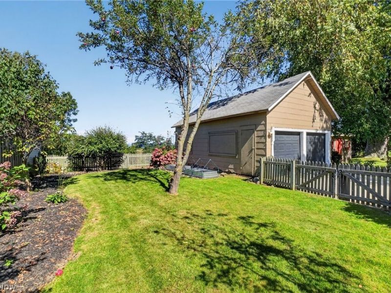 1101 Walnut Boulevard, Ashtabula, OH 44004 Photo 8