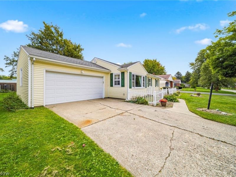 1016 Treelane Drive, Ashtabula, OH 44004 Photo 3