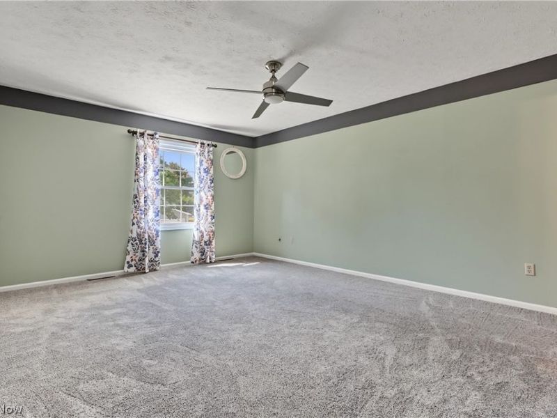 1056 Mohawk Trail SW, Hartville, OH 44632 Photo 17