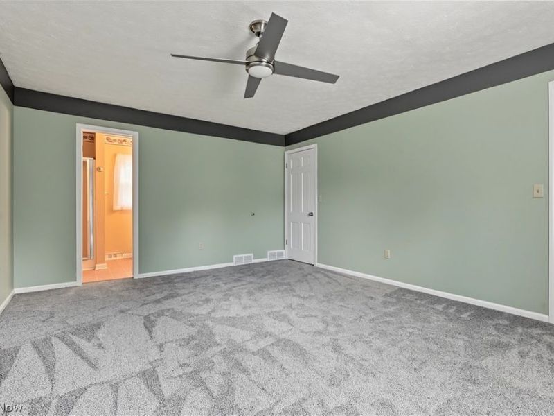 1056 Mohawk Trail SW, Hartville, OH 44632 Photo 18