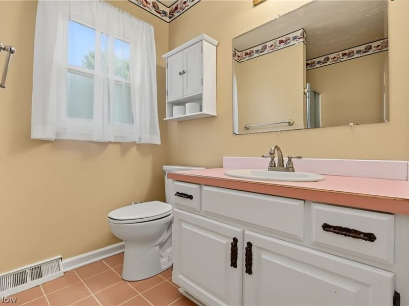 1056 Mohawk Trail SW, Hartville, OH 44632 Photo 20