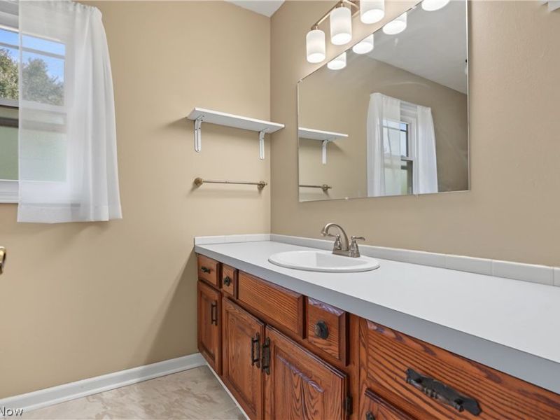 1056 Mohawk Trail SW, Hartville, OH 44632 Photo 24