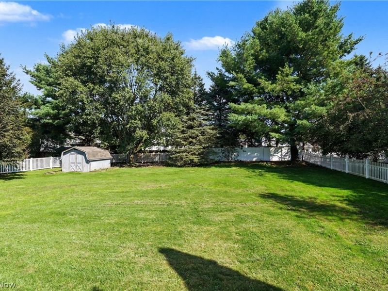 1056 Mohawk Trail SW, Hartville, OH 44632 Photo 36