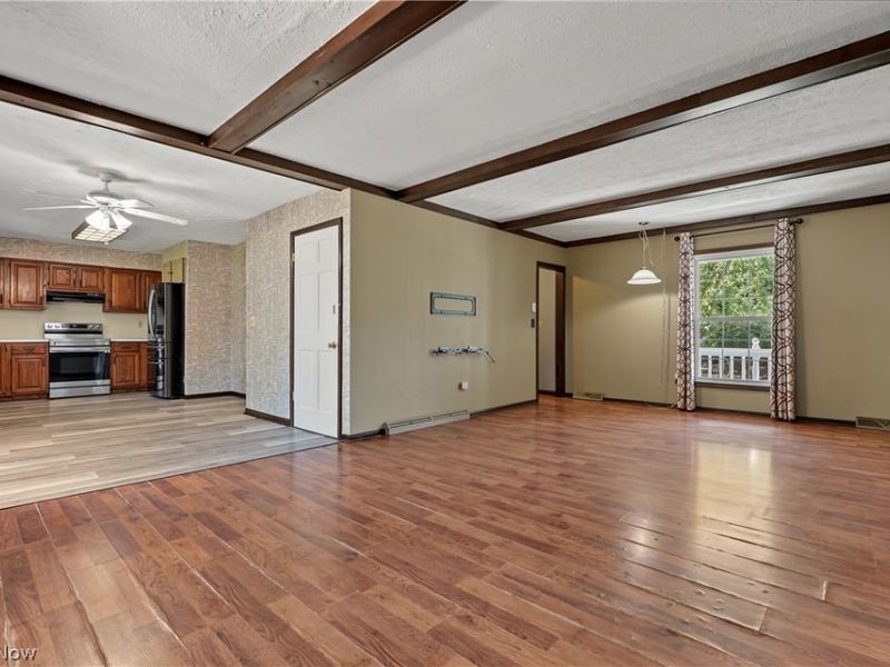 1056 Mohawk Trail SW, Hartville, OH 44632 Photo 5