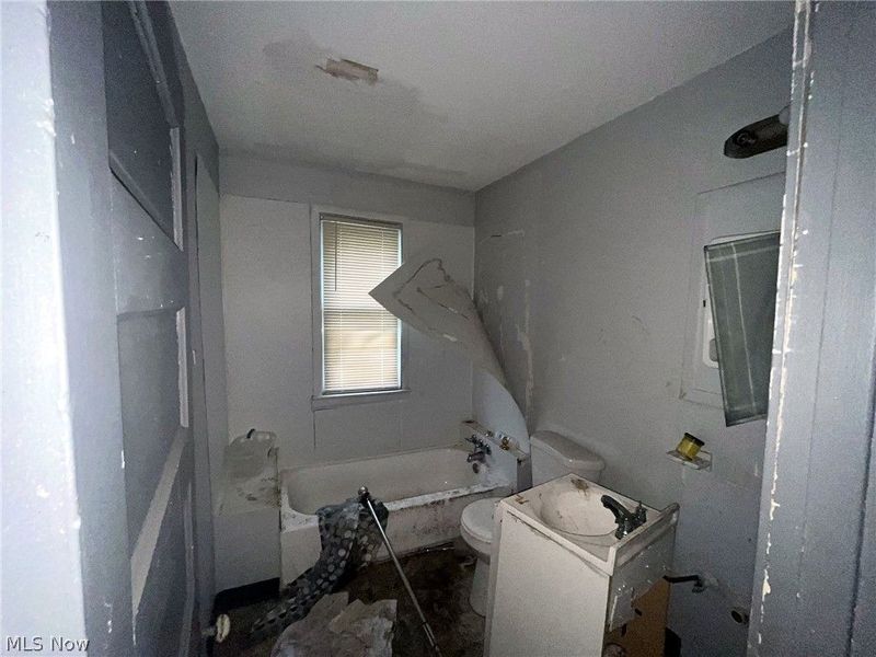 1876 Penrose Avenue, East Cleveland, OH 44112 Photo 23