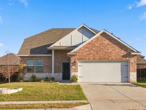 604 Brook View Drive, Van Alstyne, TX 75495