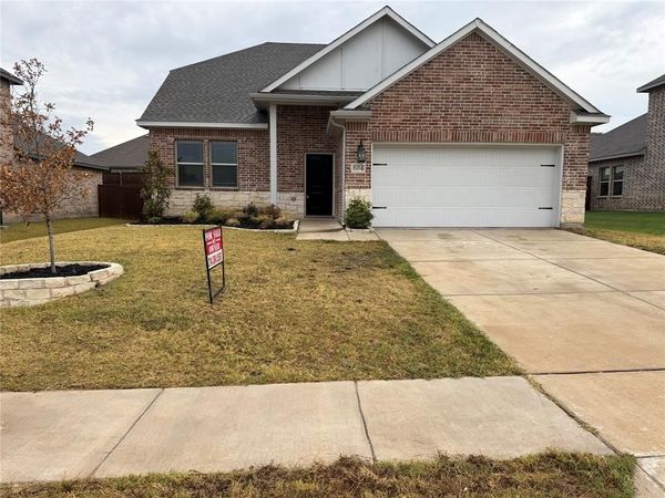 604 Brook View Drive, Van Alstyne, TX 75495