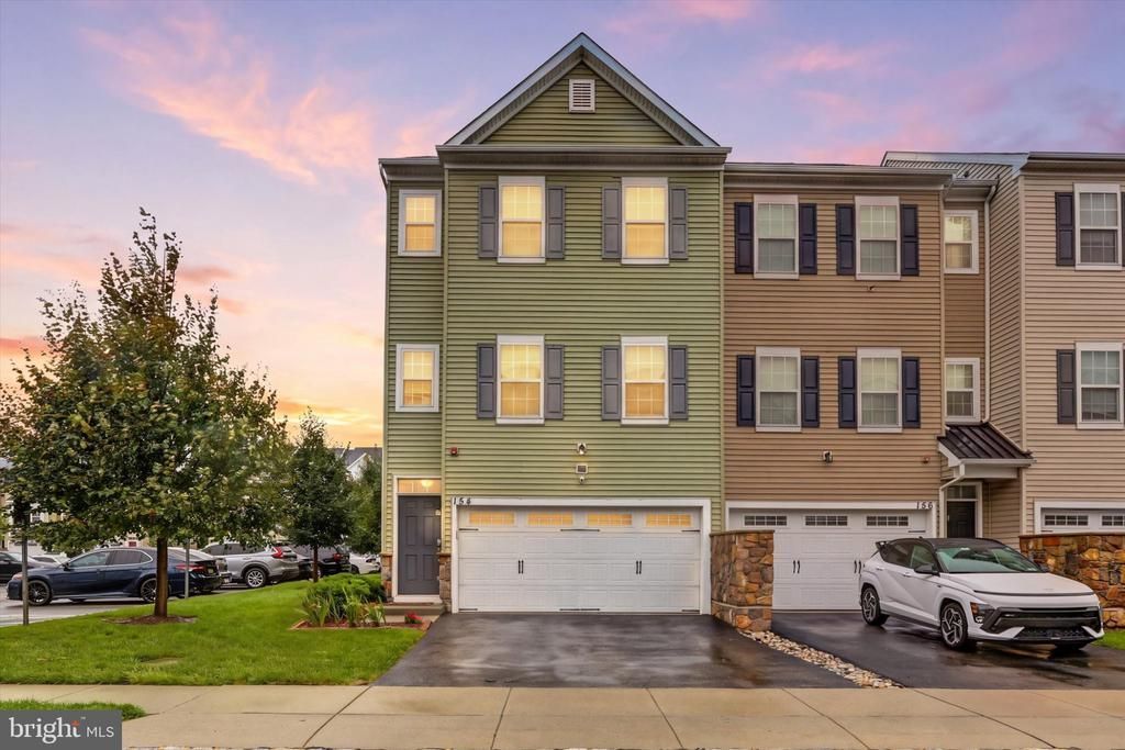 154 MERCER COURT , FAIRLESS HILLS, PA 19030
