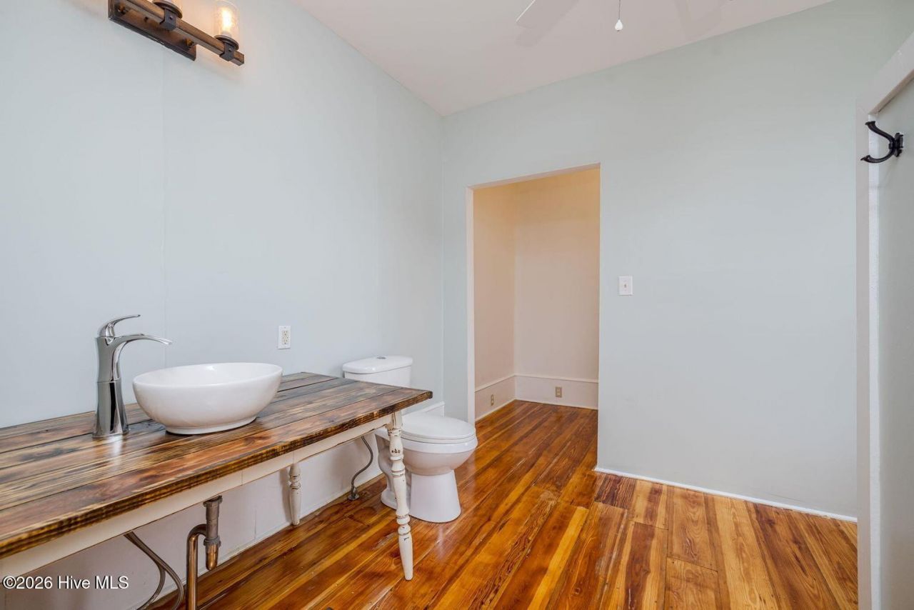 51 Aiken Avenue Photo 25