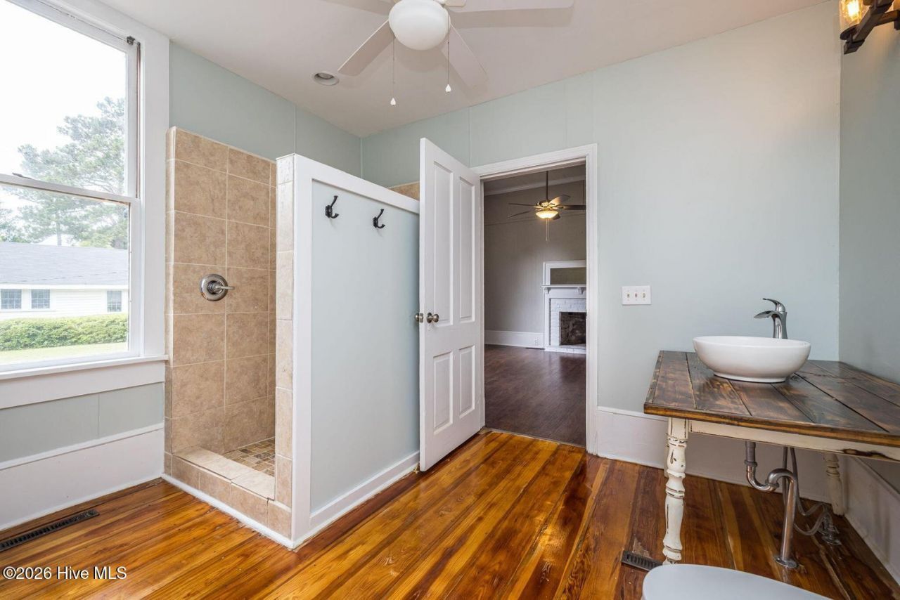 51 Aiken Avenue Photo 26