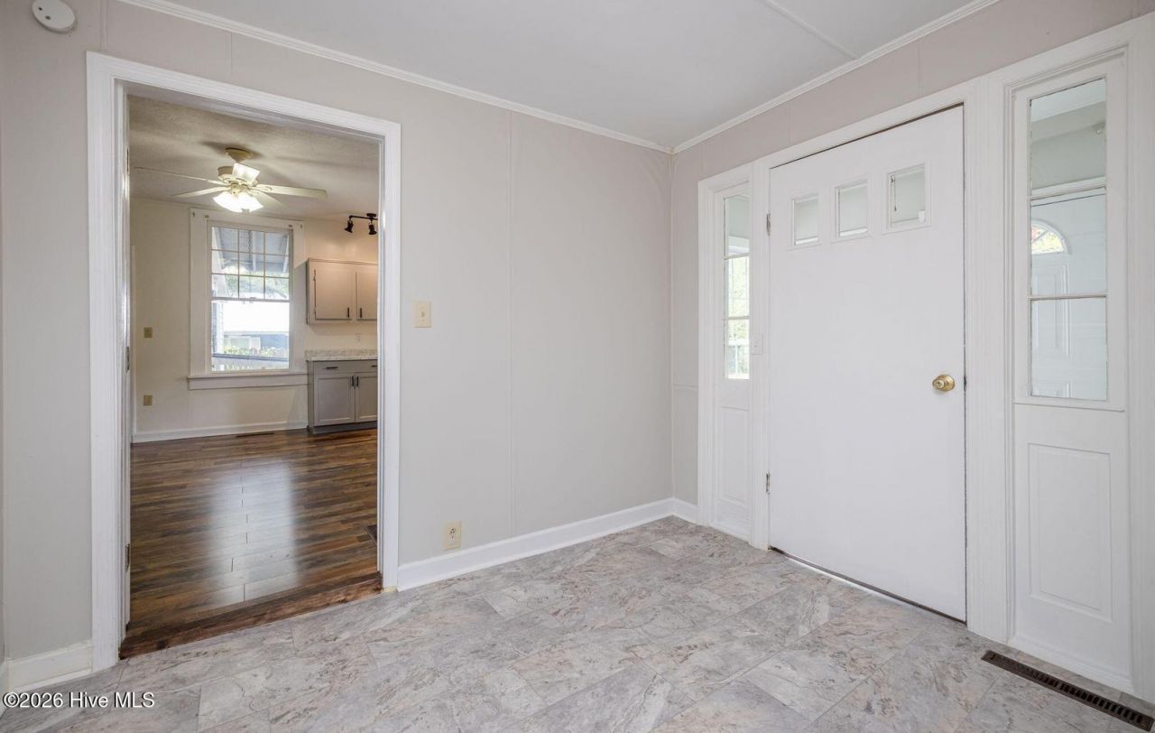 51 Aiken Avenue Photo 28