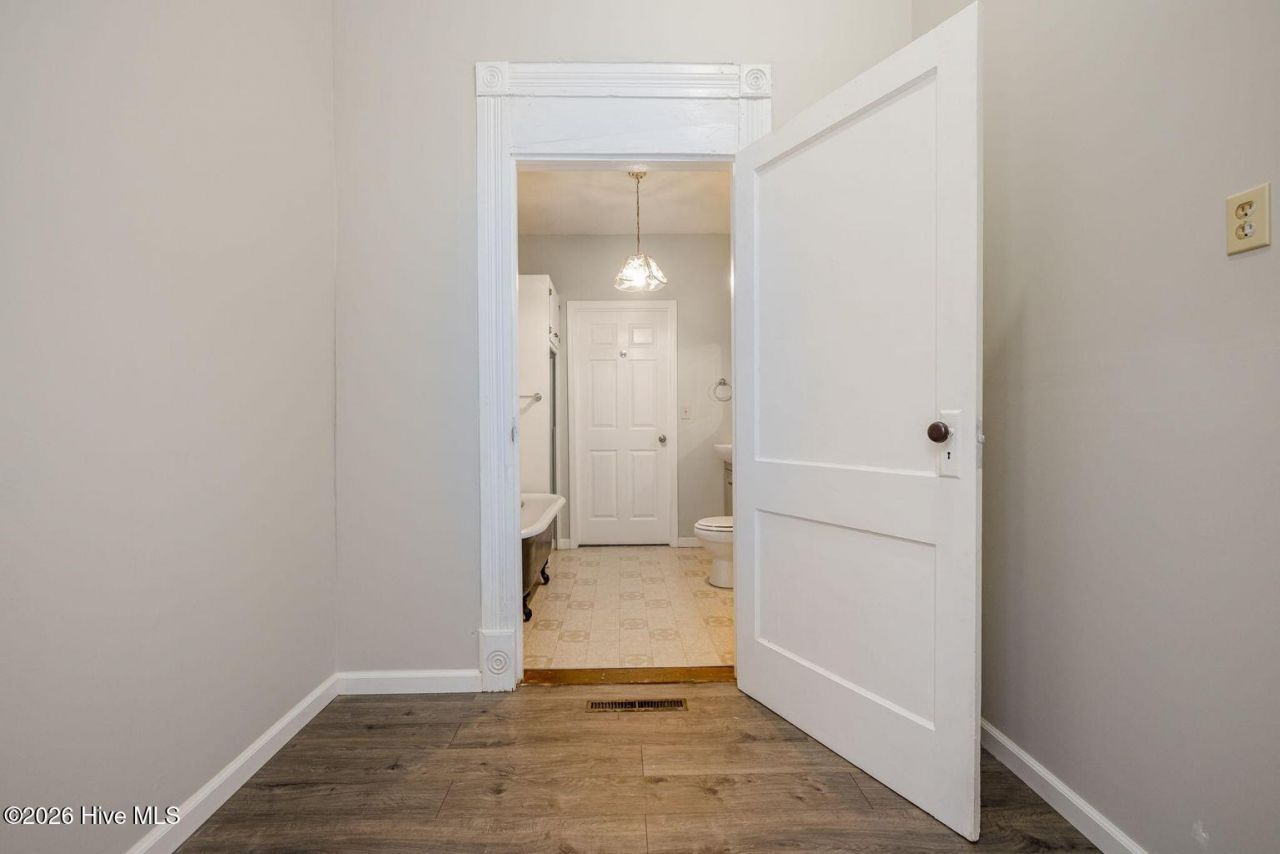 51 Aiken Avenue Photo 30