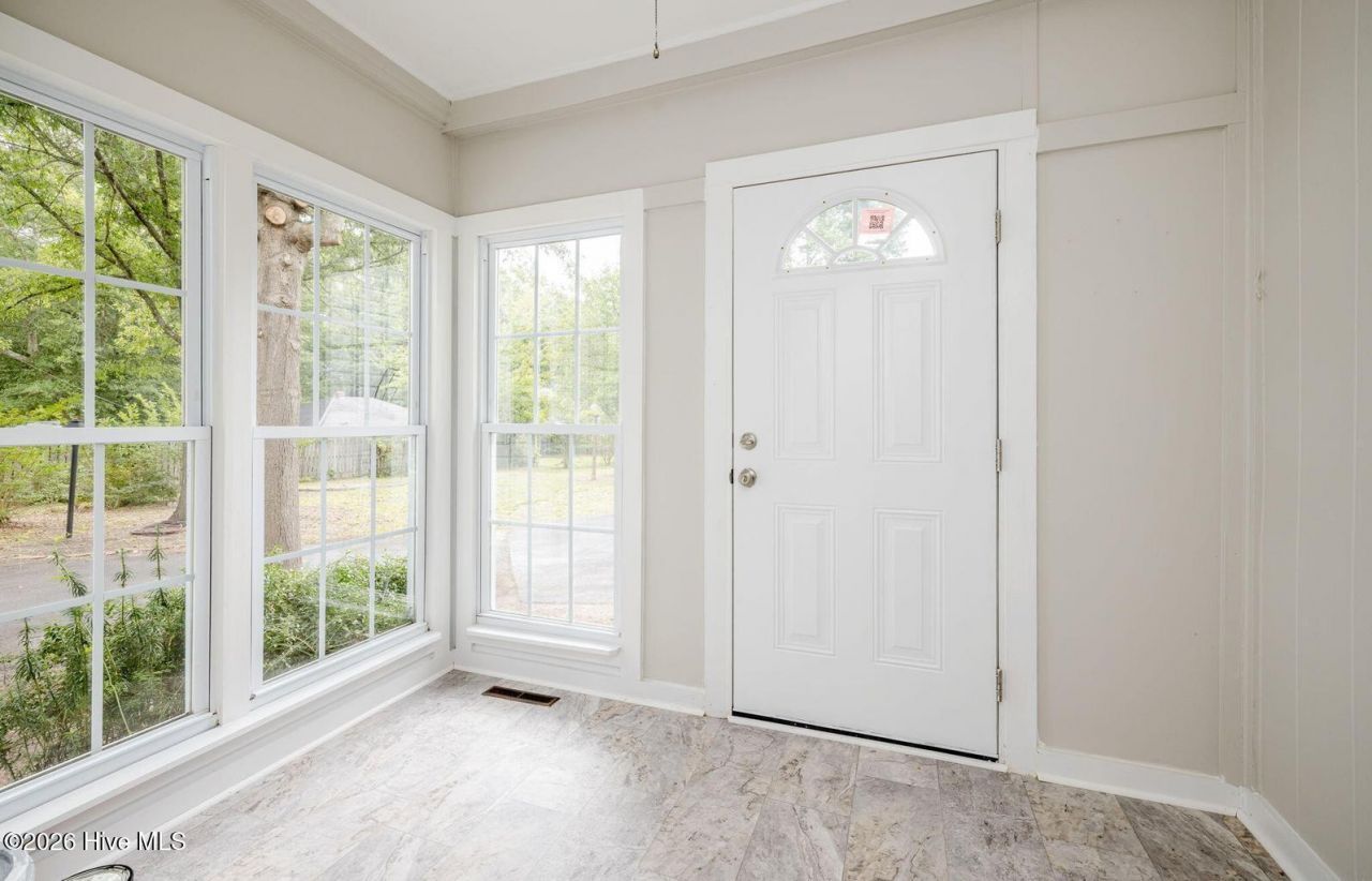 51 Aiken Avenue Photo 33