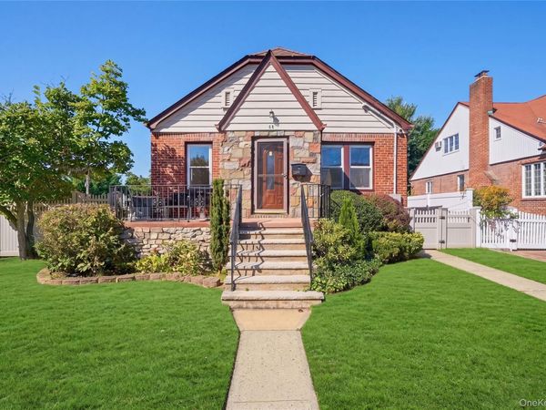 48 Central Boulevard , Merrick, NY 11566