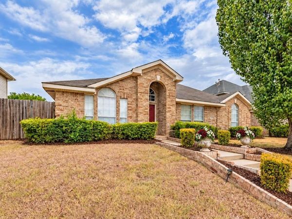 2722 Kingswood Boulevard, Grand Prairie, TX 75052