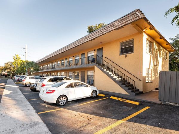 1150 NE 17TH Court, Unit 16, Fort Lauderdale, FL 33305