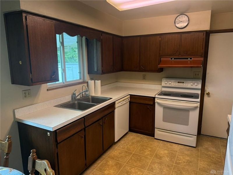 1571 Clayton Road, Brookville, OH 45309 Photo 18