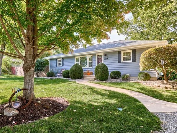 1127 Caulks Hill Road , St Charles, MO 63304