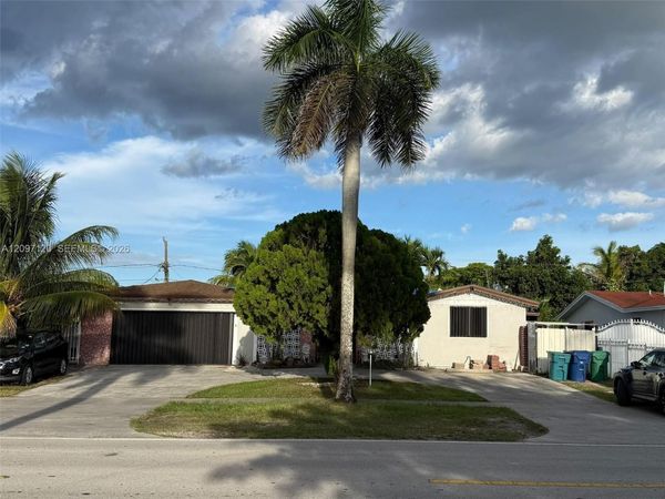 17731 SW 112th Ave , Miami, FL 33157