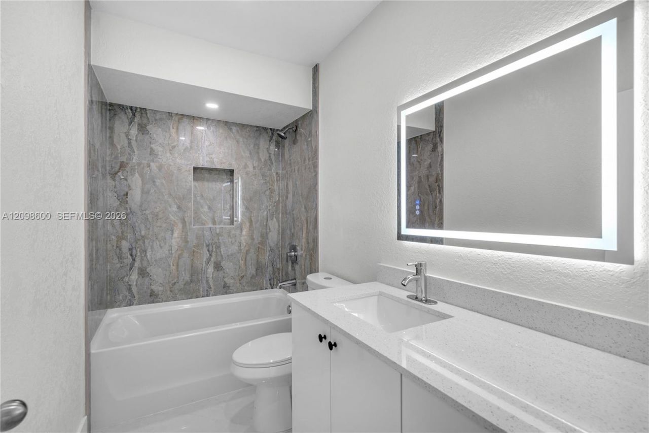 910 NW 123rd St, North Miami, FL 33168 Photo