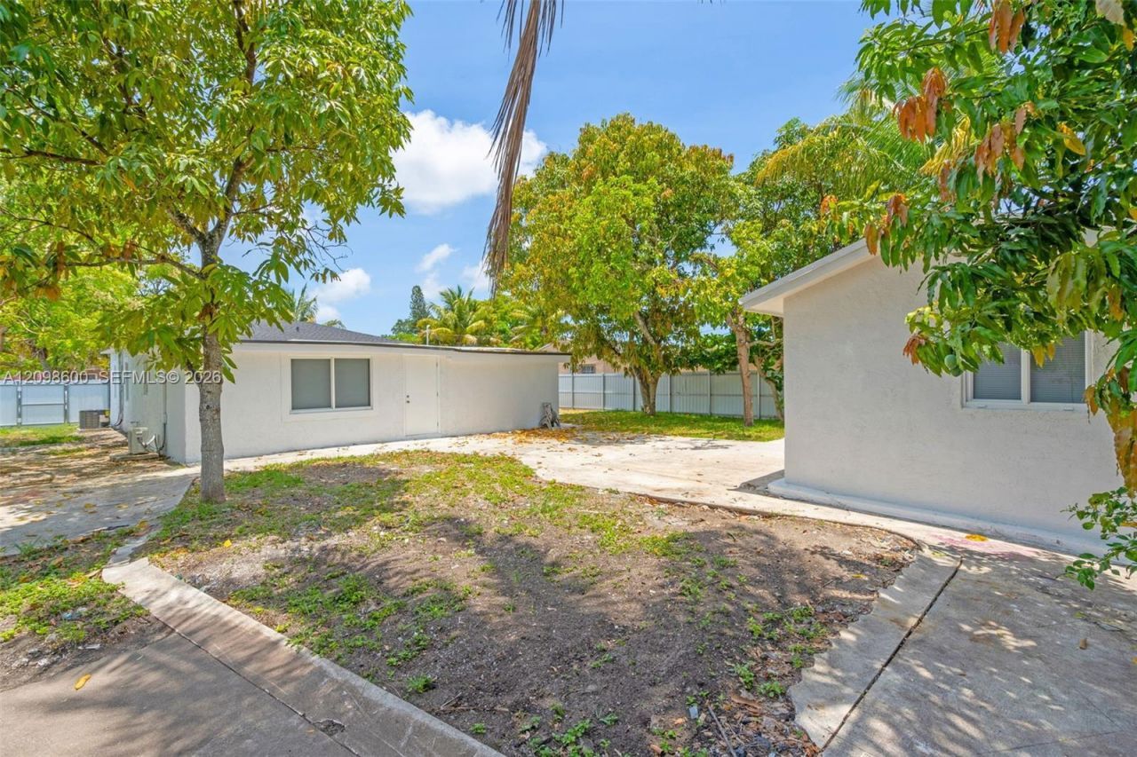910 NW 123rd St, North Miami, FL 33168 Photo