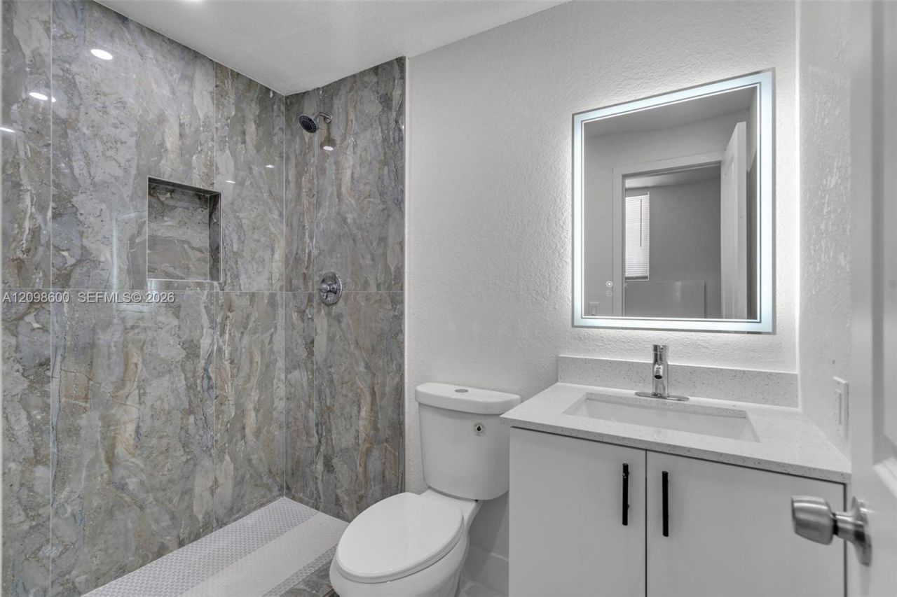 910 NW 123rd St, North Miami, FL 33168 Photo