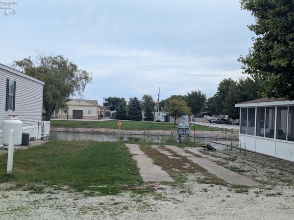 1053 E Sister Lane, Oak Harbor, OH 43449