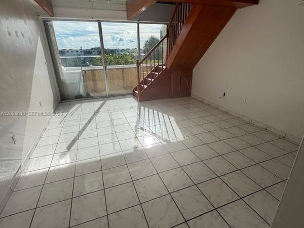 1750 W 56th St , Unit 226, Hialeah, FL 33012