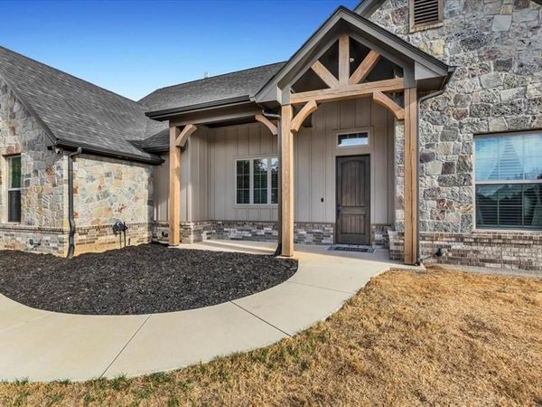 127 Paradise Oaks Court, Paradise, TX 76073