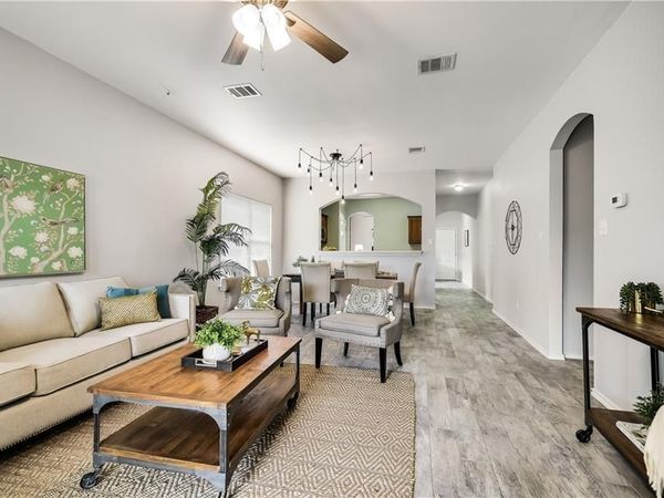 242 Amber Oak DR, Kyle, TX 78640