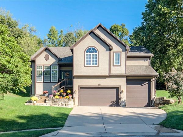 17212 W 68th Street, Shawnee, KS 66217