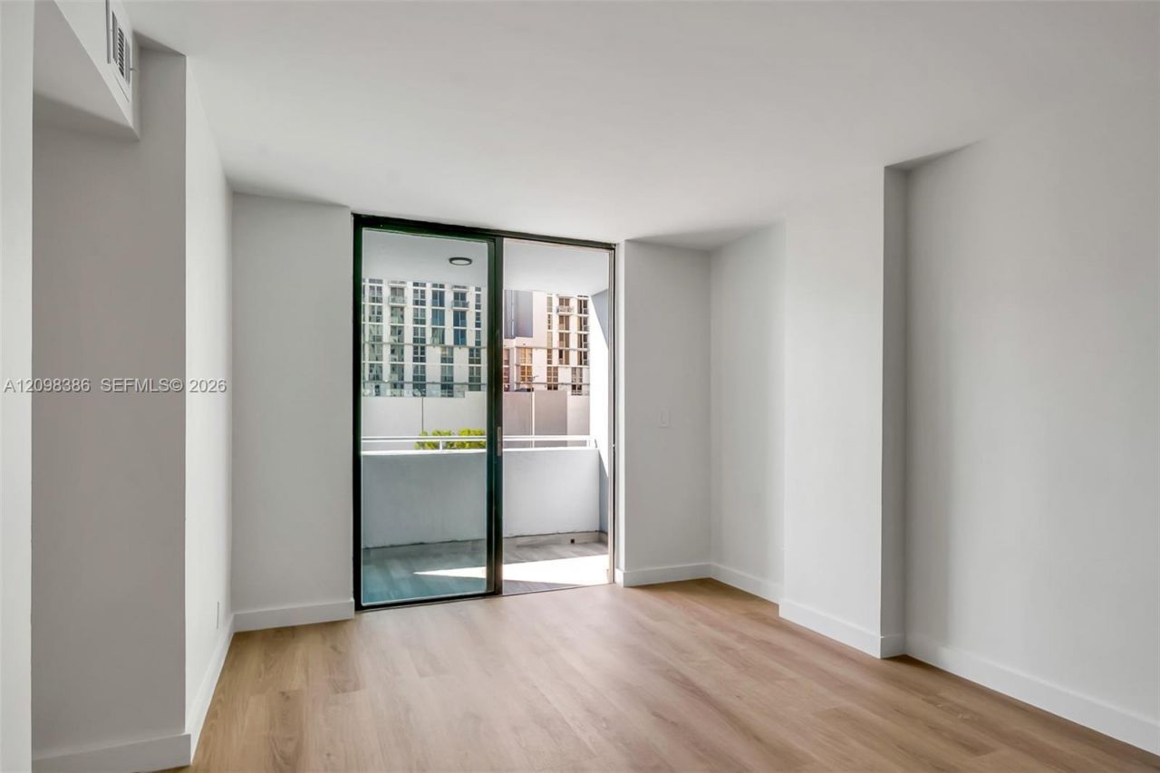 501 SW 1st St , Unit 502, Miami, FL 33130 Photo