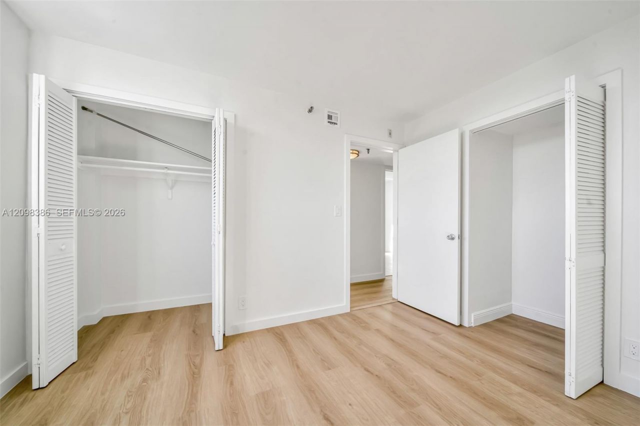 501 SW 1st St , Unit 502, Miami, FL 33130 Photo