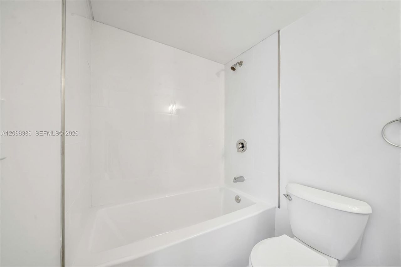 501 SW 1st St , Unit 502, Miami, FL 33130 Photo