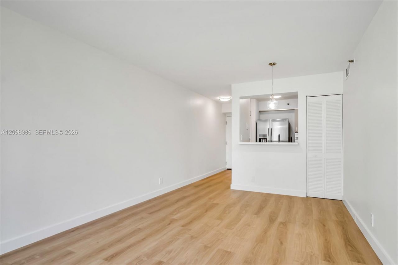 501 SW 1st St , Unit 502, Miami, FL 33130 Photo
