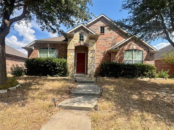 630 Mary Wilson Drive , Lancaster, TX 75146