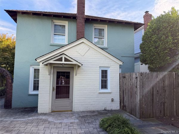 Unit 1st Fl, Glen Cove, NY 11542