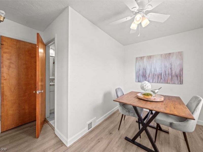 5119 W 5th Street, Brooklyn Heights, OH 44131 Photo 8