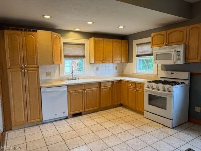 109 High Street, Saint Clairsville, OH 43950 Photo 2