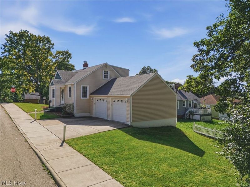 105 Donner Avenue NW, North Canton, OH 44720 Photo 2