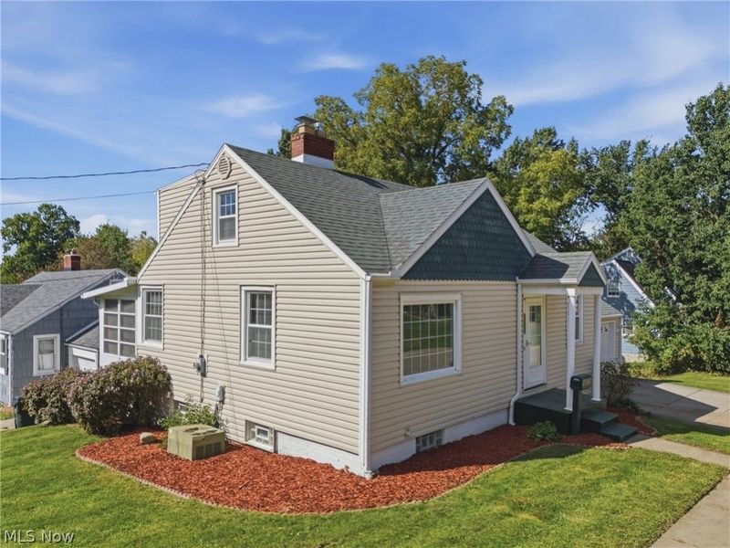 105 Donner Avenue NW, North Canton, OH 44720 Photo 3