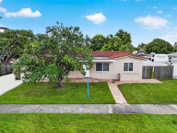 9745 SW 165th Ter , Miami, FL 33157
