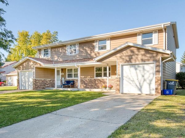 2700 Albany COURT, Unit 2702, Waukesha, WI 53188